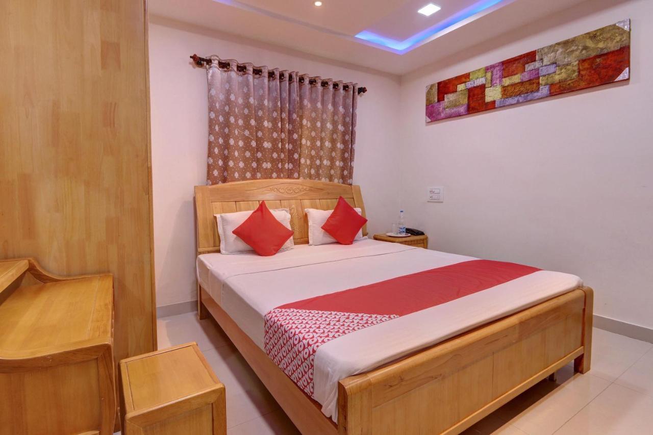 Oyo 24245 Dv Residency Hotel Bhadravati Exterior foto
