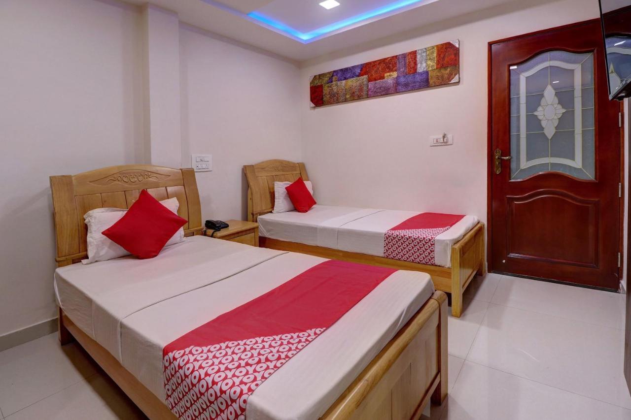 Oyo 24245 Dv Residency Hotel Bhadravati Exterior foto